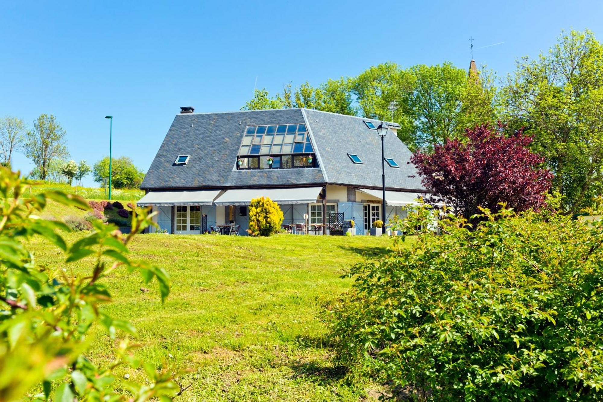 Logis Hotel Restaurant Auberge Du Bougnat Saint-Victor-la-Riviere Exterior photo